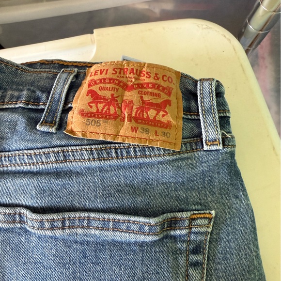 Levi's Classic 505 Denim Jeans 38x30 - Picture 1 of 2